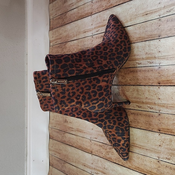 Stylish Leopard Print Heeled Boots - Picture 2 of 4